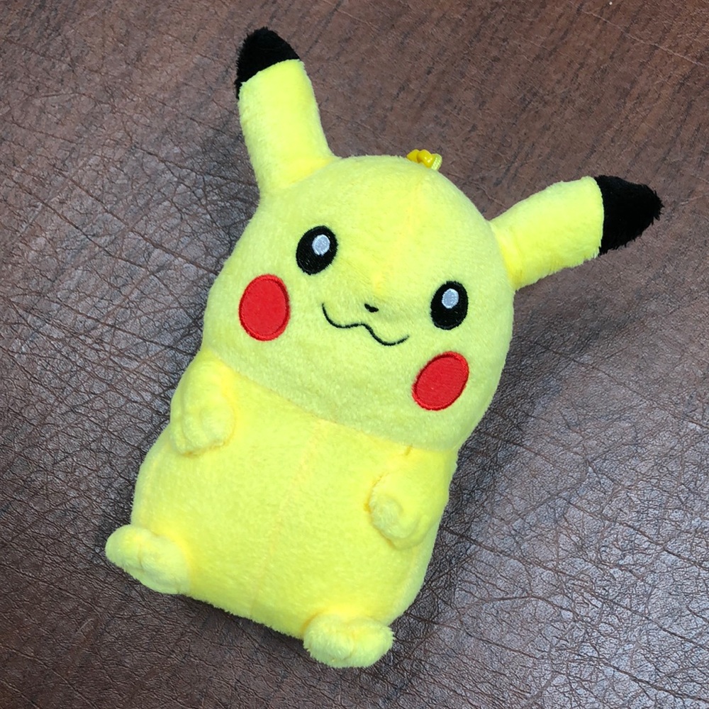 Pikachu 😍⚡️😍⚡️keychain/mini purse !